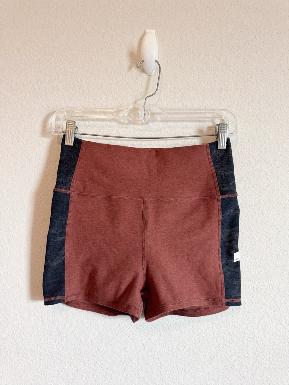 Vuori Women's Aspire Elevation Shorty in Cedar Heather Size Medium